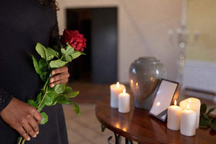 Recueillement en salon funéraire Guadeloupe