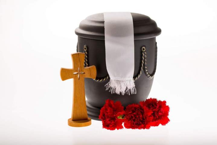 Urne, croix et fleurs Guadeloupe